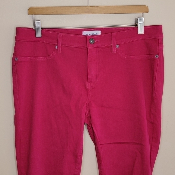 Lila Ryan | Berry Pink Skinny Jeggings Jeans - Picture 4 of 6